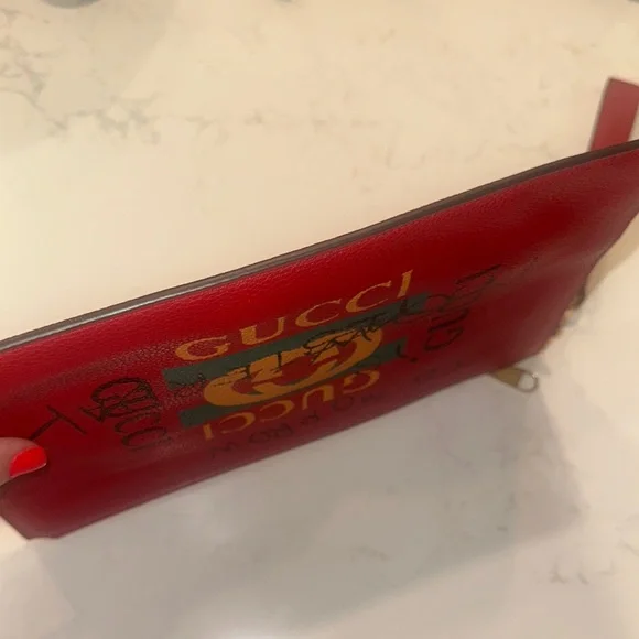 Gucci Red Pebbled Calfskin Leather Clutch / Pouch with GG Logo & gold hardware - Picture 11 of 12